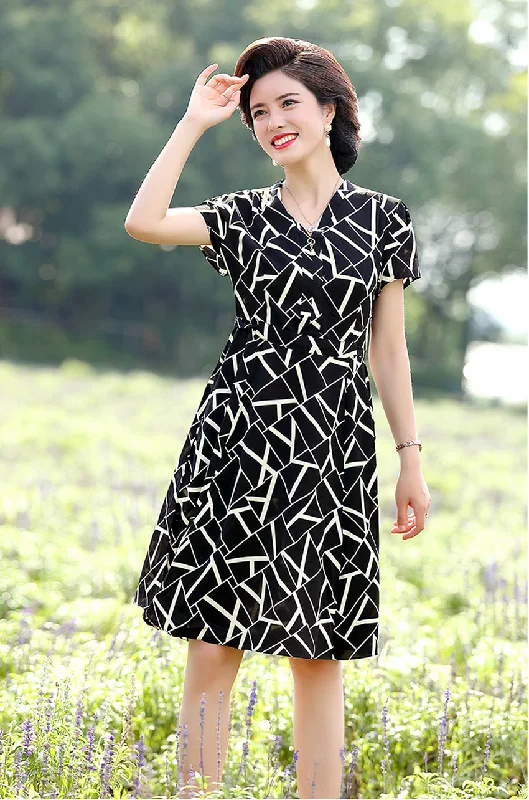 Markdown Madness TWO PEARS-Short Sleeve V-neck Waist Belted Fit & Flare Dress