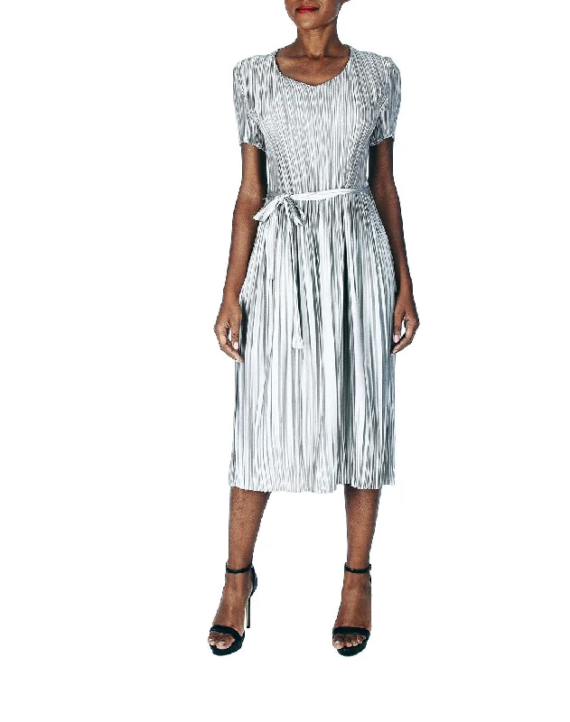 Amazing Deals TWO PEARS-Short Sleeve V-neck Belted Pleated Dress
