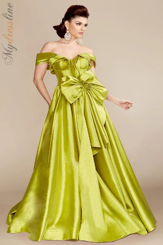 Fantastic Deals MNM Couture 2343
