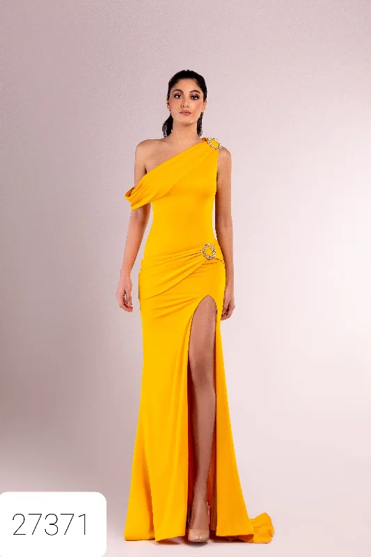 Steals and Deals Sara Badr 27371