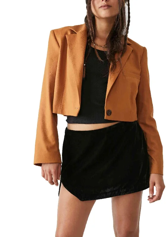 Instant Savings Annalise Velvet Mini Skirt in Black
