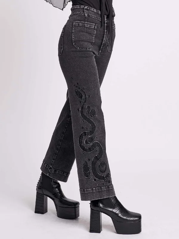 oversized dressDistressed Embroidered Jeans