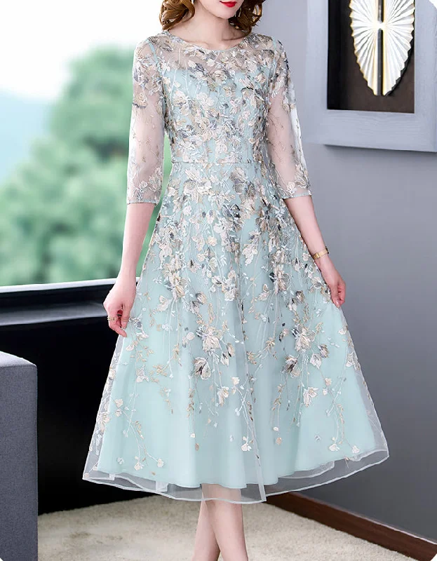 Today Only New Dress Palace Style Embroidery Elegant Half Sleeve Midi Dress High-End Crew Neck Dress