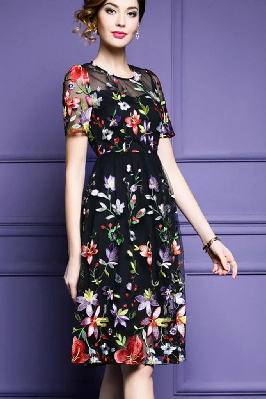 Season Finale Sale Short Sleeve Embroidered Midi Dress
