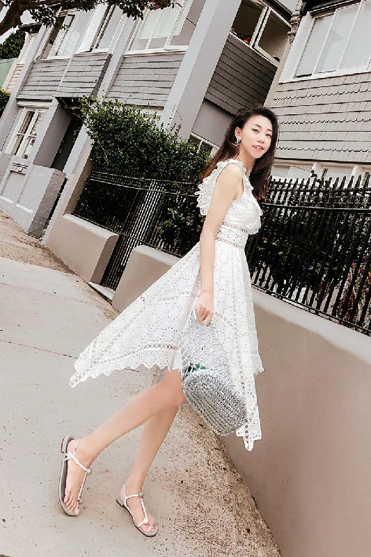 Act Fast Aviva on Earth -Sleeveless V-Neck Hollow Out Lace Asymmetrical Dress