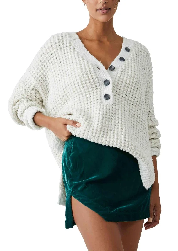 Midnight Sale Annalise Velvet Mini Skirt in Deep Teal